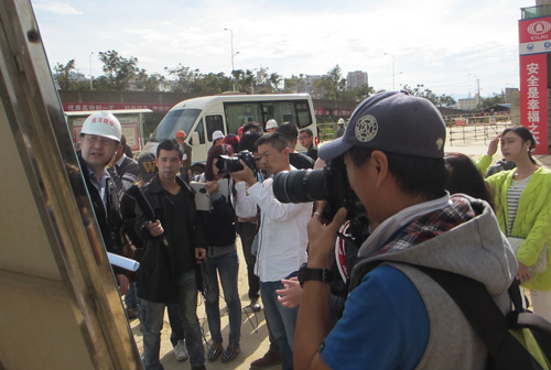 15家中央、省、市媒體聚焦市政分公司盤龍區(qū)公租房建設(shè)情況