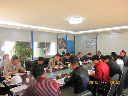 昆發(fā)展董事長曾鋒一行檢查指導(dǎo)宜良文體商貿(mào)城項目建設(shè)工作