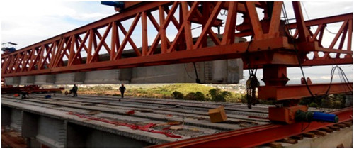 昆明東南繞高速C4標(biāo)段馬魚河大橋右幅40米T梁架設(shè)完成