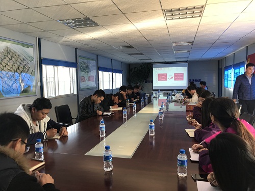 宜良縣棚改項目臨時黨支部組織學習貫徹黨的十九大精神