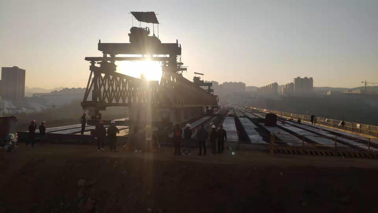 【大干春季】鎮(zhèn)雄易遷項目呢嚕坪大橋正式建成通車