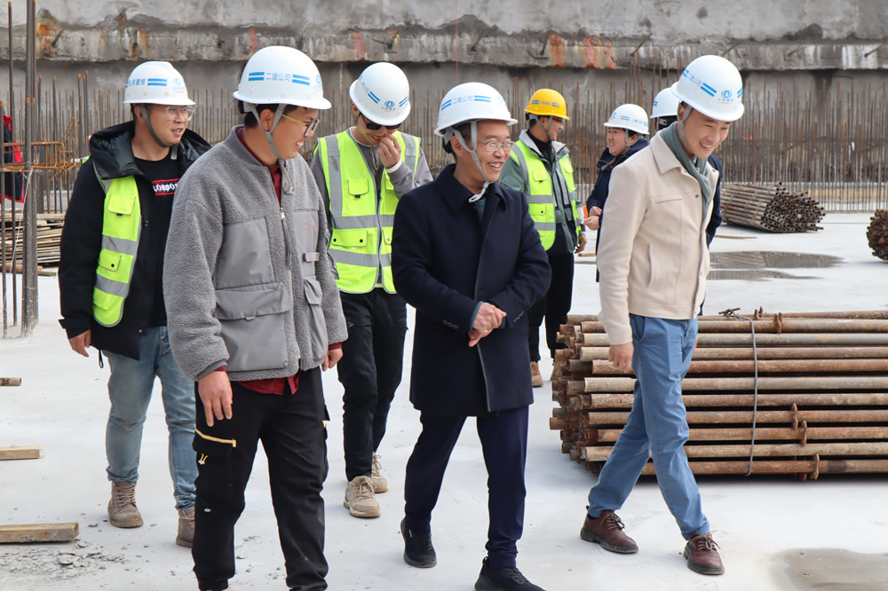 【調(diào)研檢查】集團(tuán)生產(chǎn)管理部一行到第二直管部宣威中醫(yī)院項目調(diào)研檢查