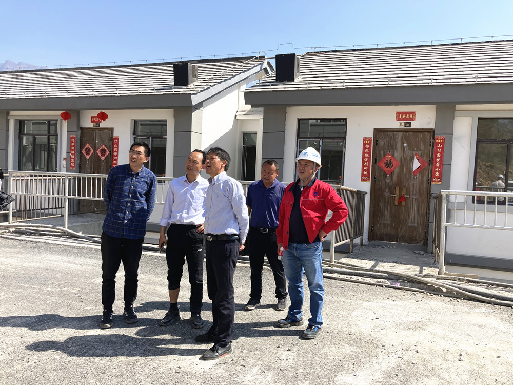 【調(diào)研檢查】陳定華一行調(diào)研巧家移民大寨項目