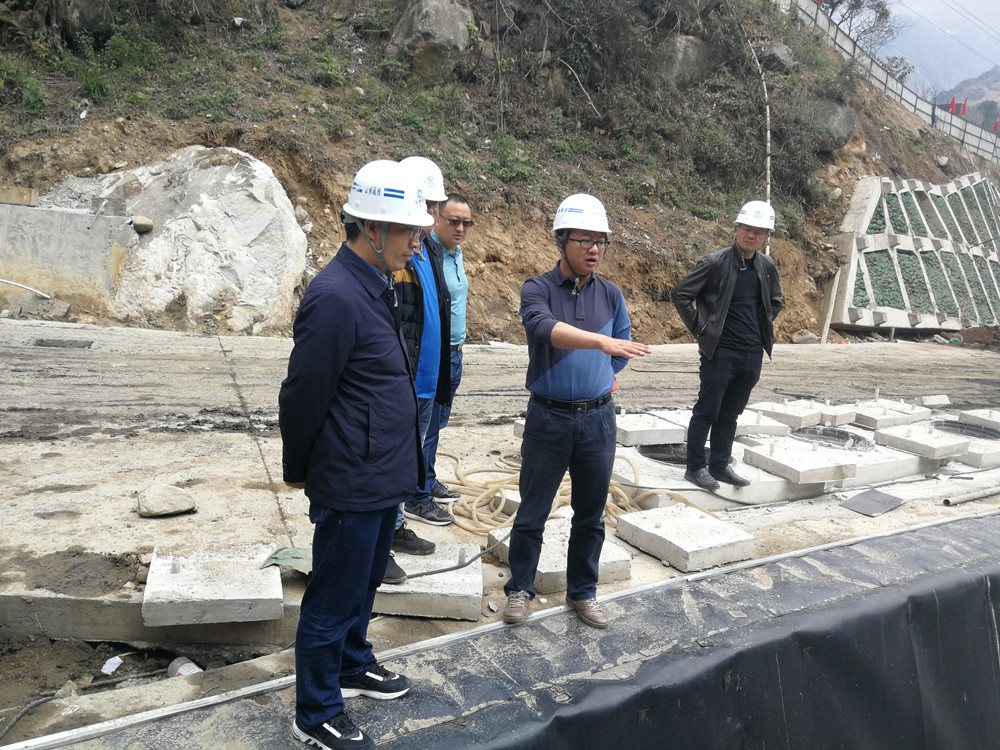 【調(diào)研檢查】萬向遵、付雋蒼調(diào)研福貢美麗縣城二期項目