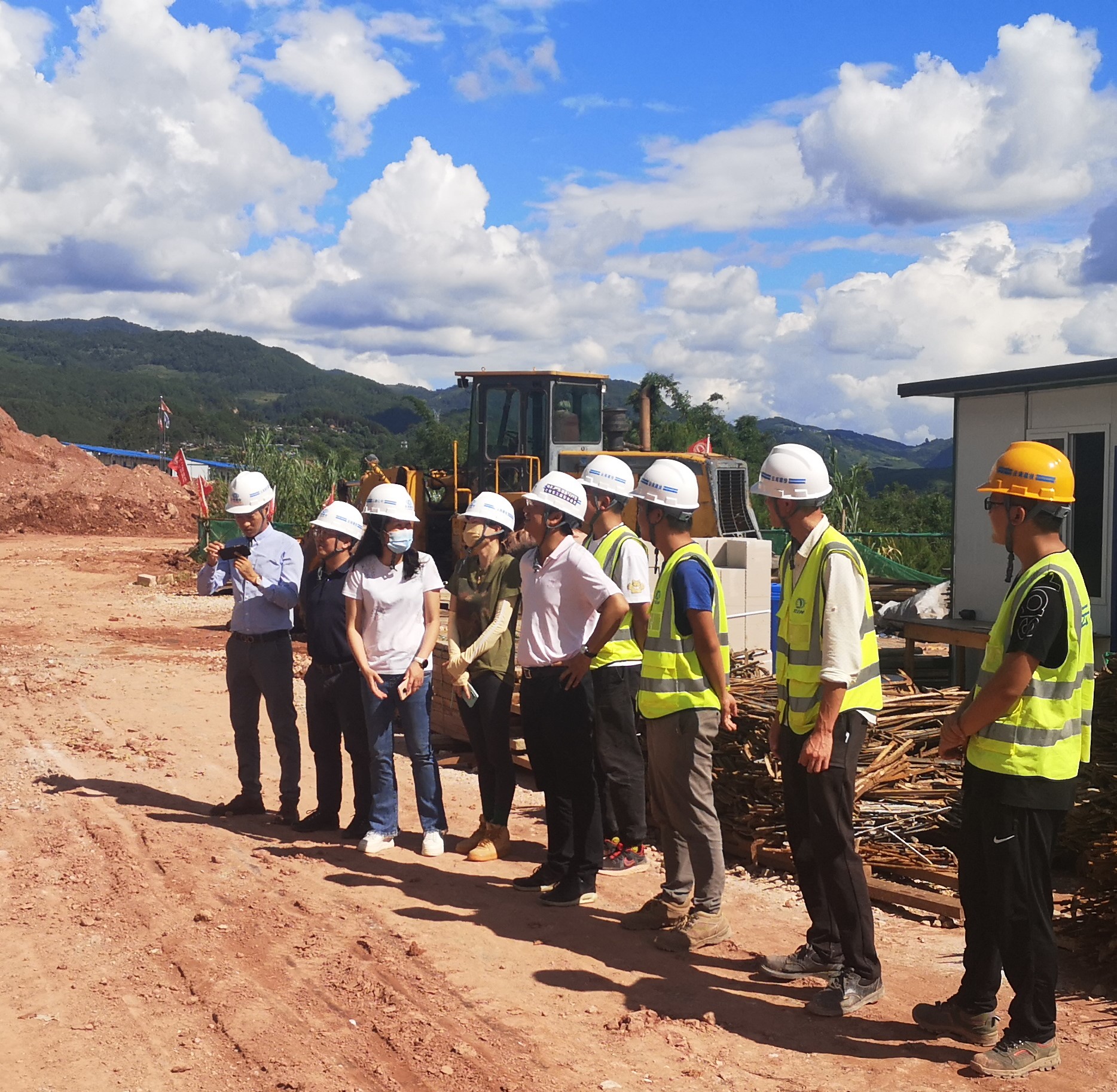 【我為群眾辦實(shí)事】萬向遵一行調(diào)研瀾滄縣傳染病醫(yī)院建設(shè)項(xiàng)目