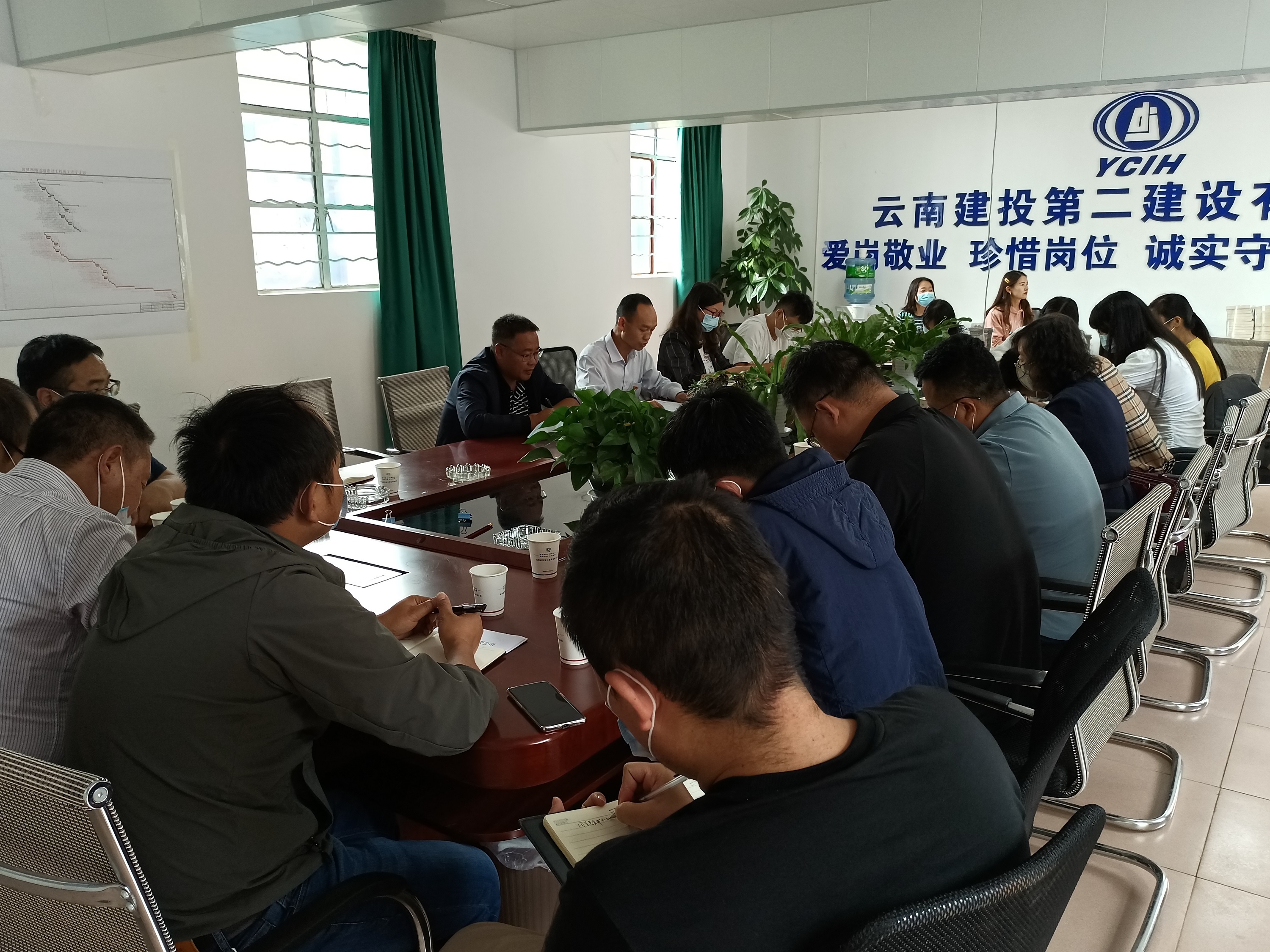 【黨課開講啦】董學(xué)友在國博項目部講黨課