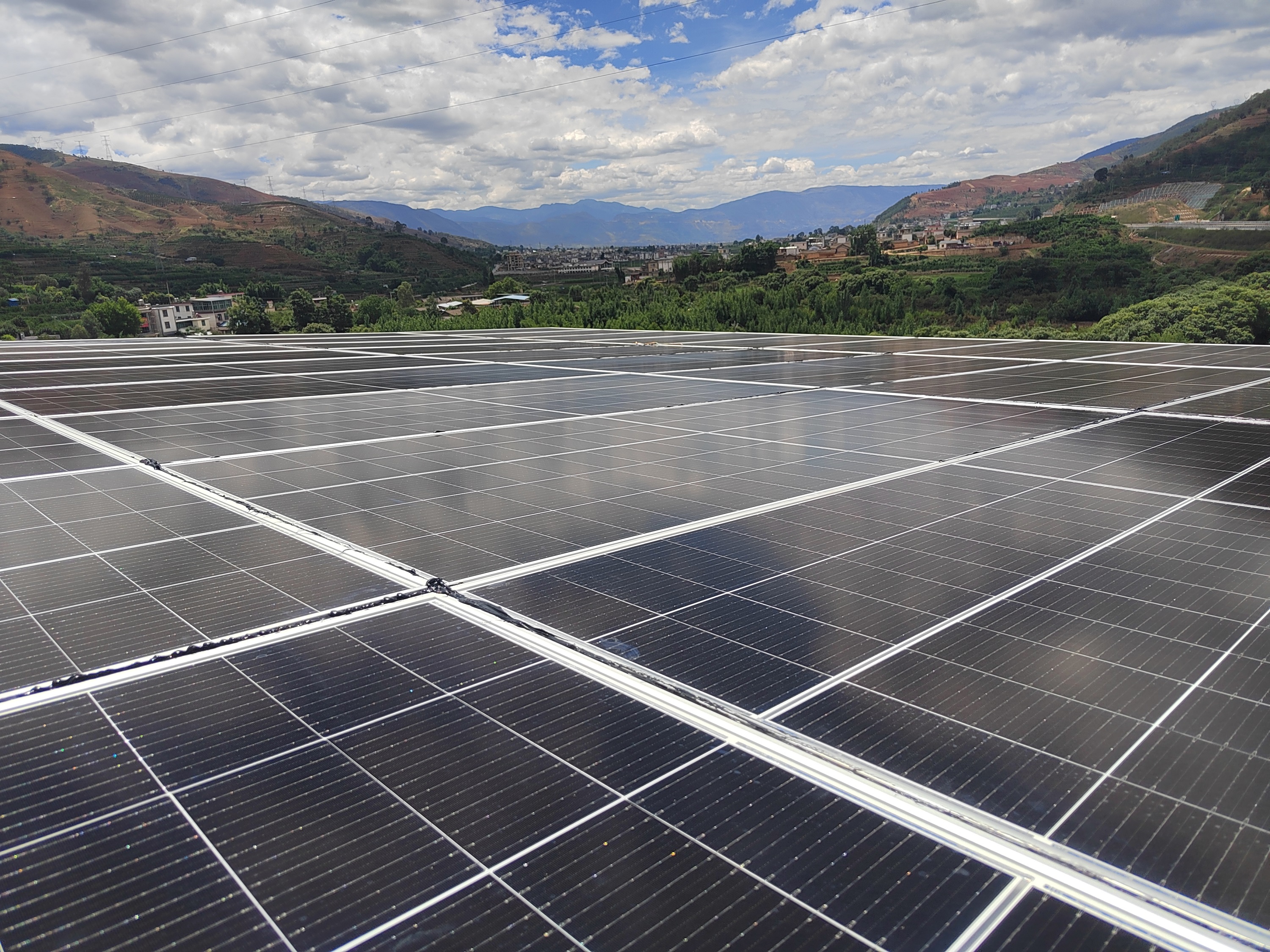 “雙碳”革命落實(shí) 二建在行動(dòng) ——公司首個(gè)戶用光伏電站紀(jì)實(shí)