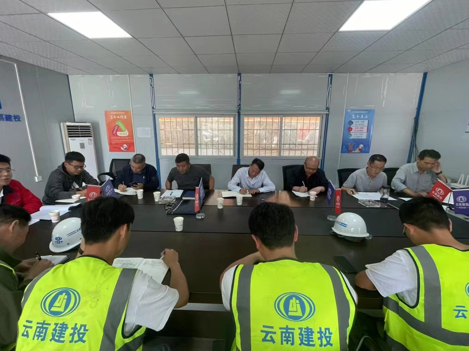 【貫徹一線工作法】陳定華到宣威中醫(yī)院項目開展“國慶”節(jié)假日期間領(lǐng)導(dǎo)帶班綜合檢查