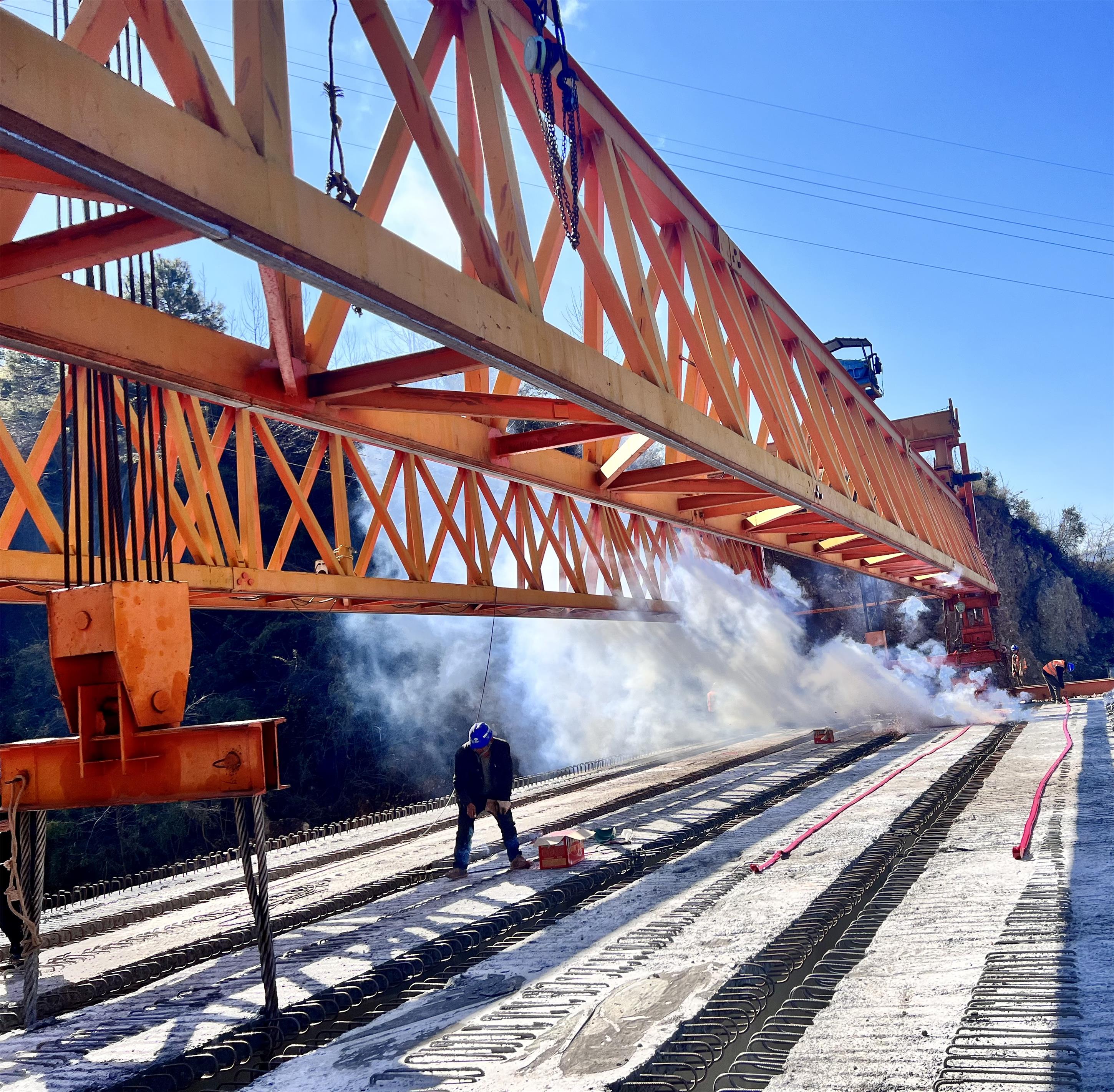 【項(xiàng)目動態(tài)】云蘭高速第十七分部主線T梁全部順利架設(shè)完成