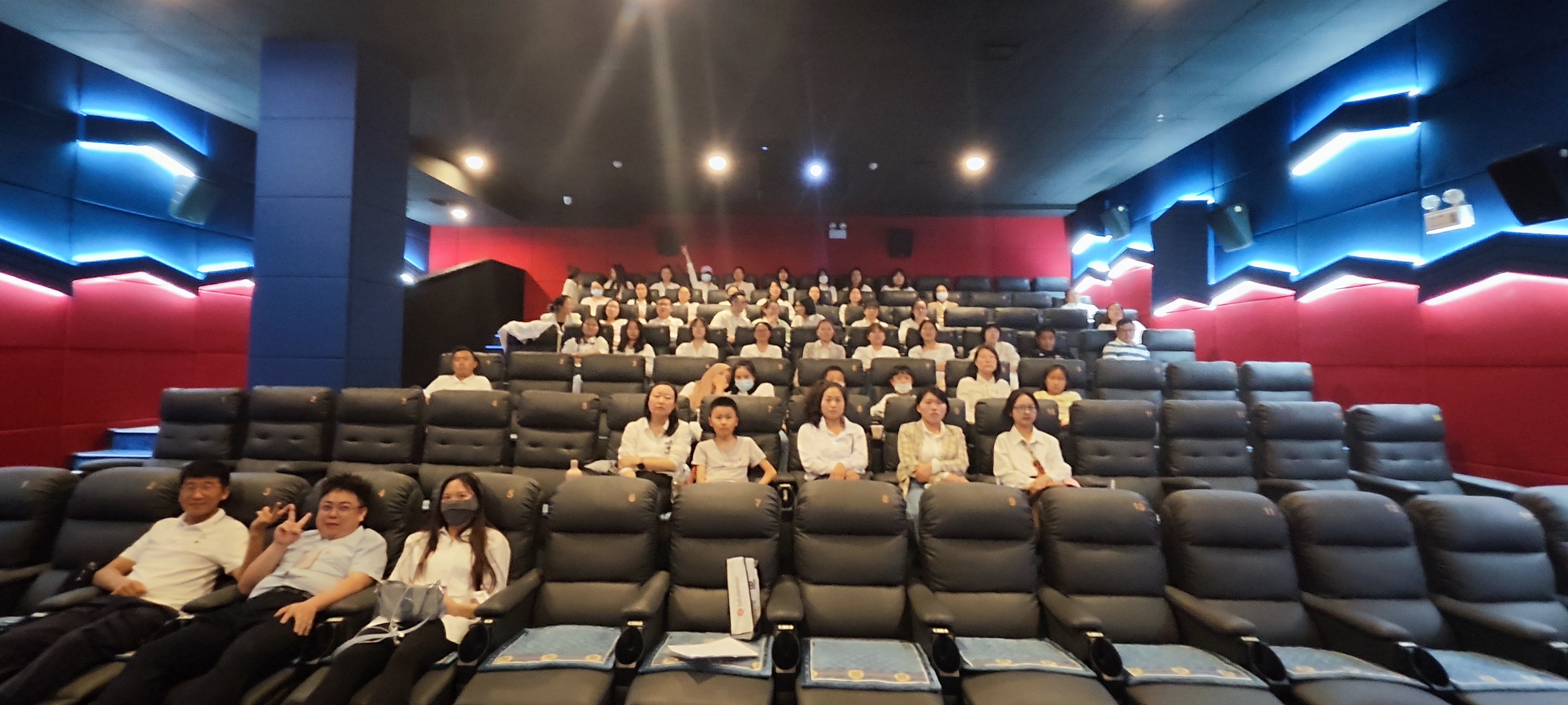 觀長空之王 悟愛國精神 凝奮進力量 強使命擔當——公司工會組織觀看愛國題材電影