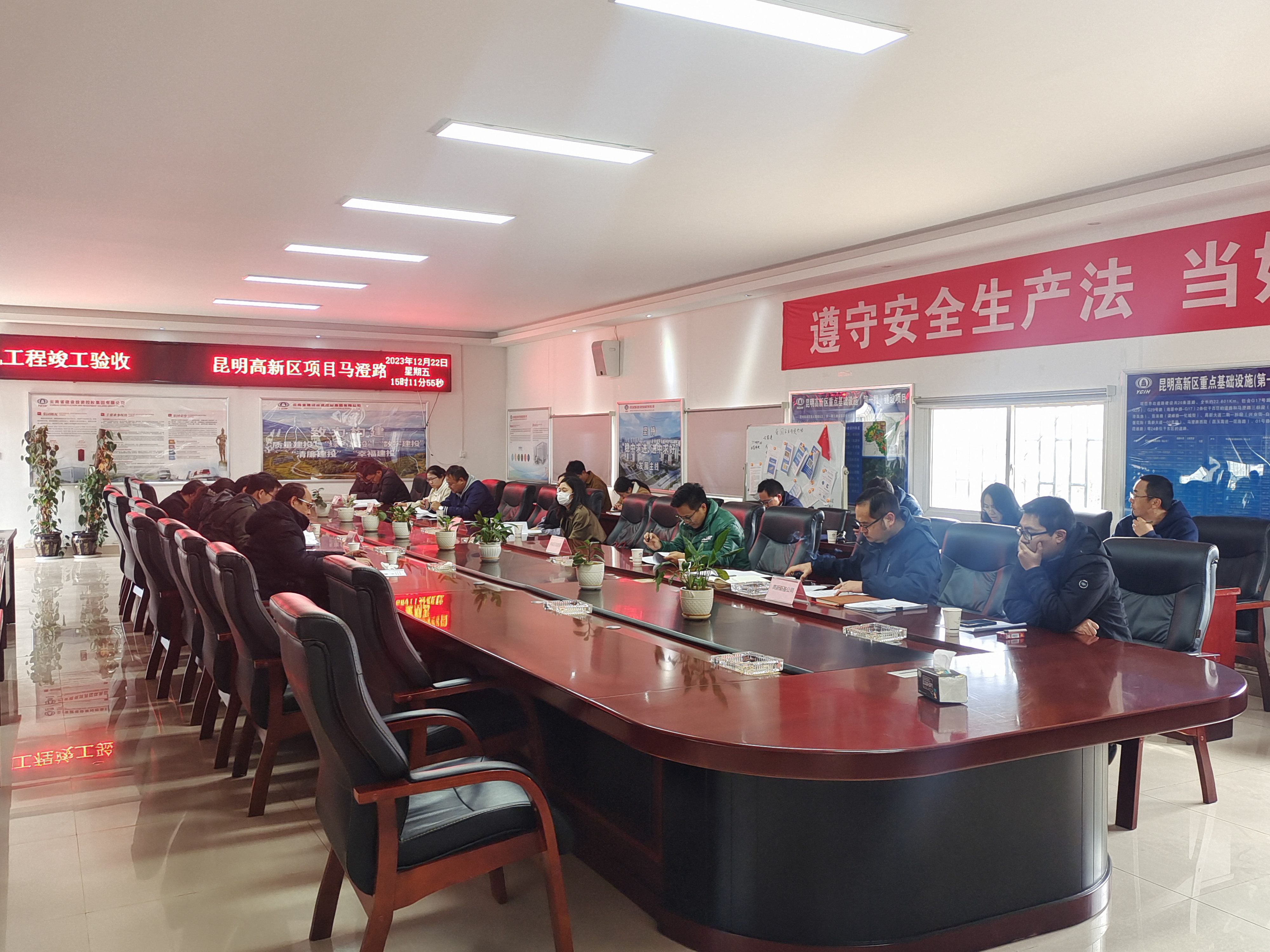 【項(xiàng)目動(dòng)態(tài)】昆明高新區(qū)重點(diǎn)基礎(chǔ)設(shè)施（第一批）建設(shè)項(xiàng)目馬澄路(15號(hào)路至呈澄高速）小營(yíng)交叉口景觀工程順利通過竣工驗(yàn)收