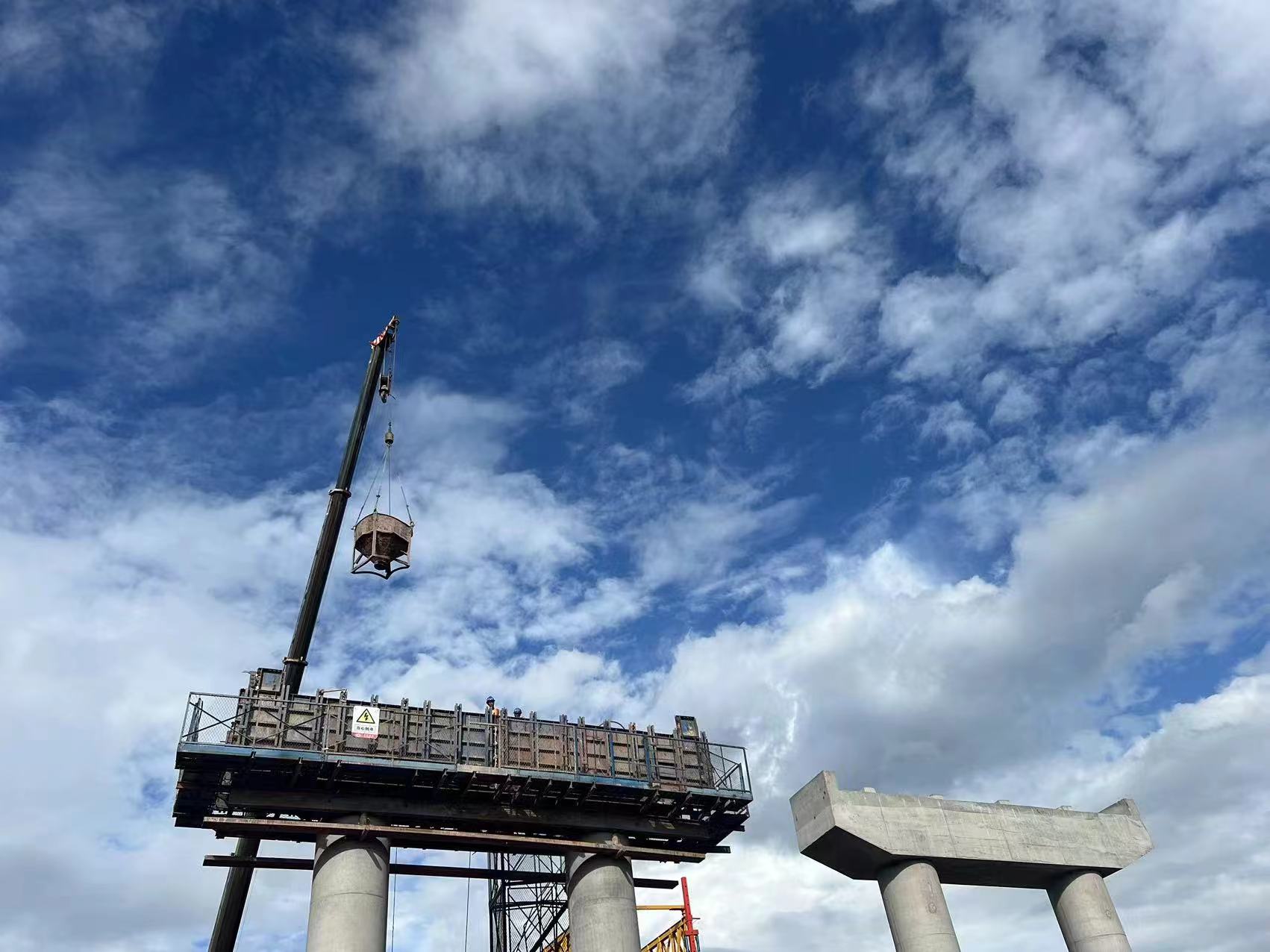 【項目動態(tài)】楚雄東南繞城高速土建一工區(qū)卡利大橋下部結(jié)構(gòu)施工全面完成